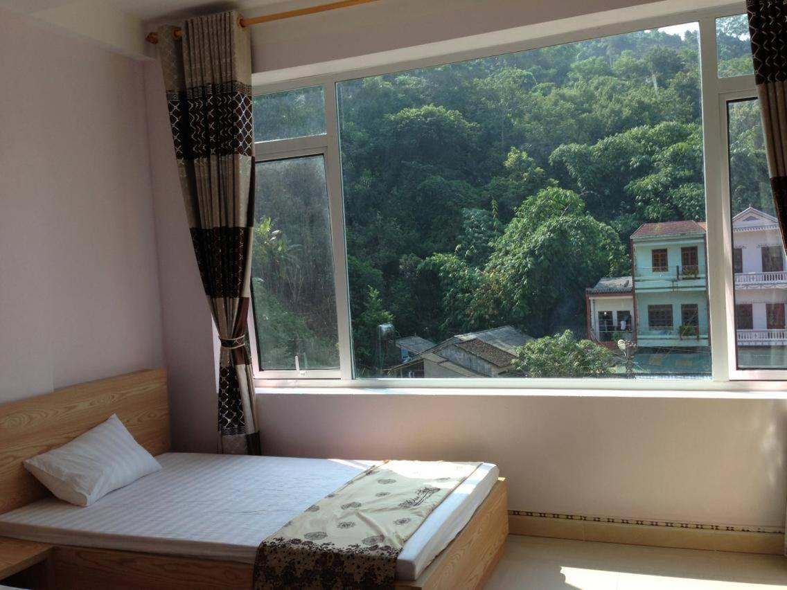 Quy Anh Hotel Bao Lac Town 外观 照片