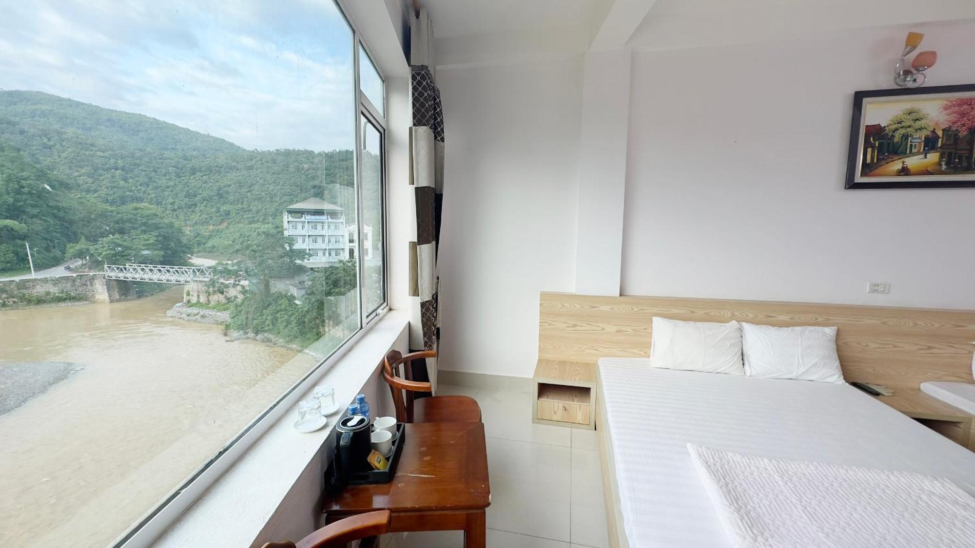 Quy Anh Hotel Bao Lac Town 外观 照片