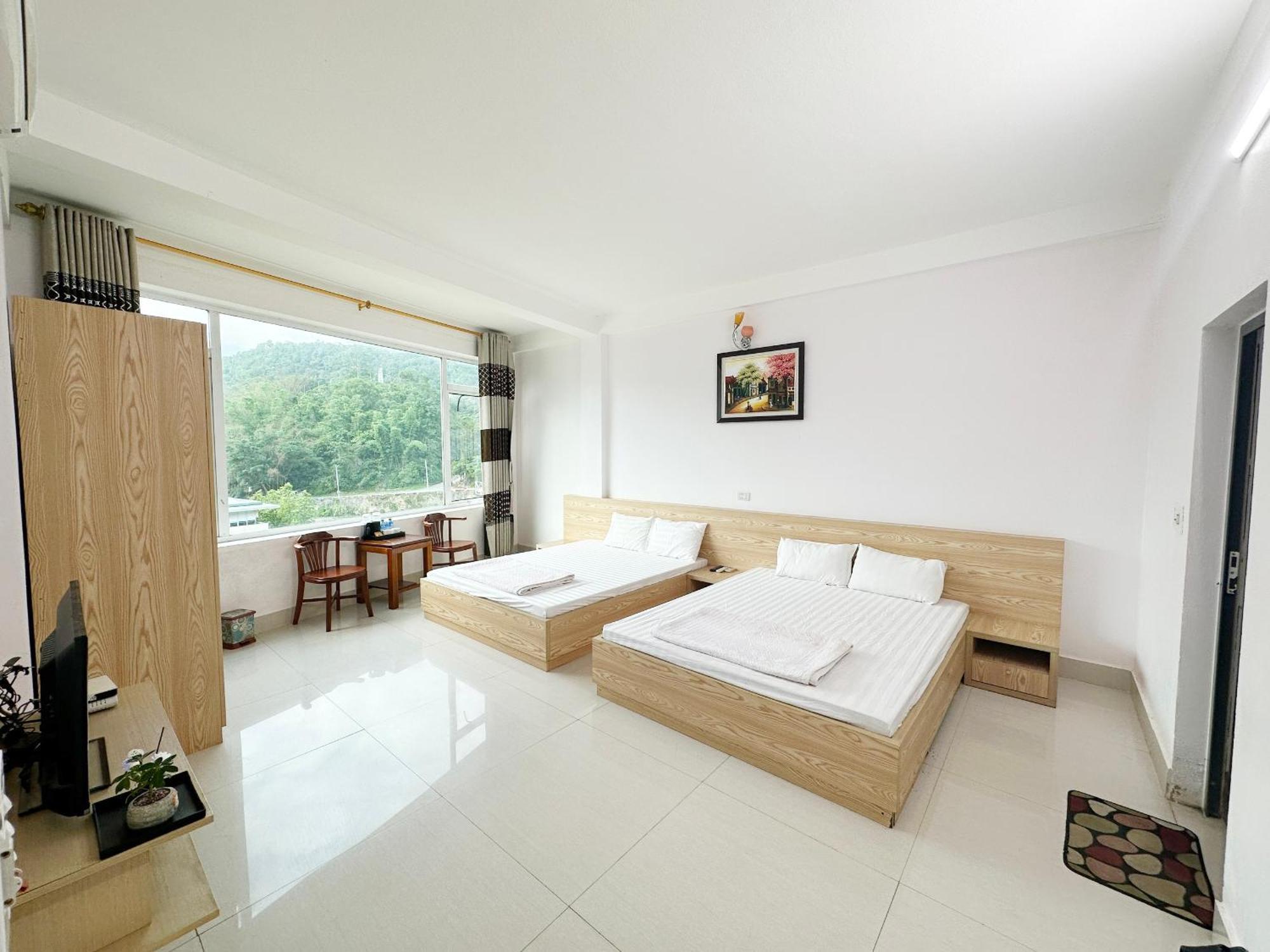 Quy Anh Hotel Bao Lac Town 外观 照片