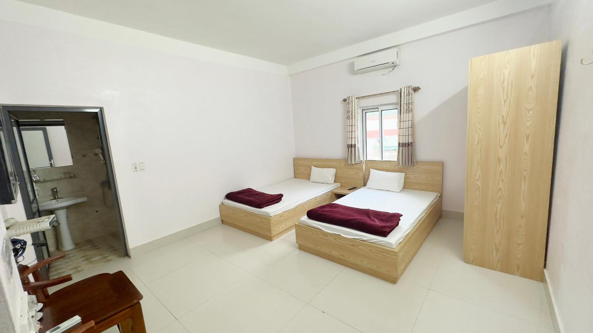 Quy Anh Hotel Bao Lac Town 外观 照片