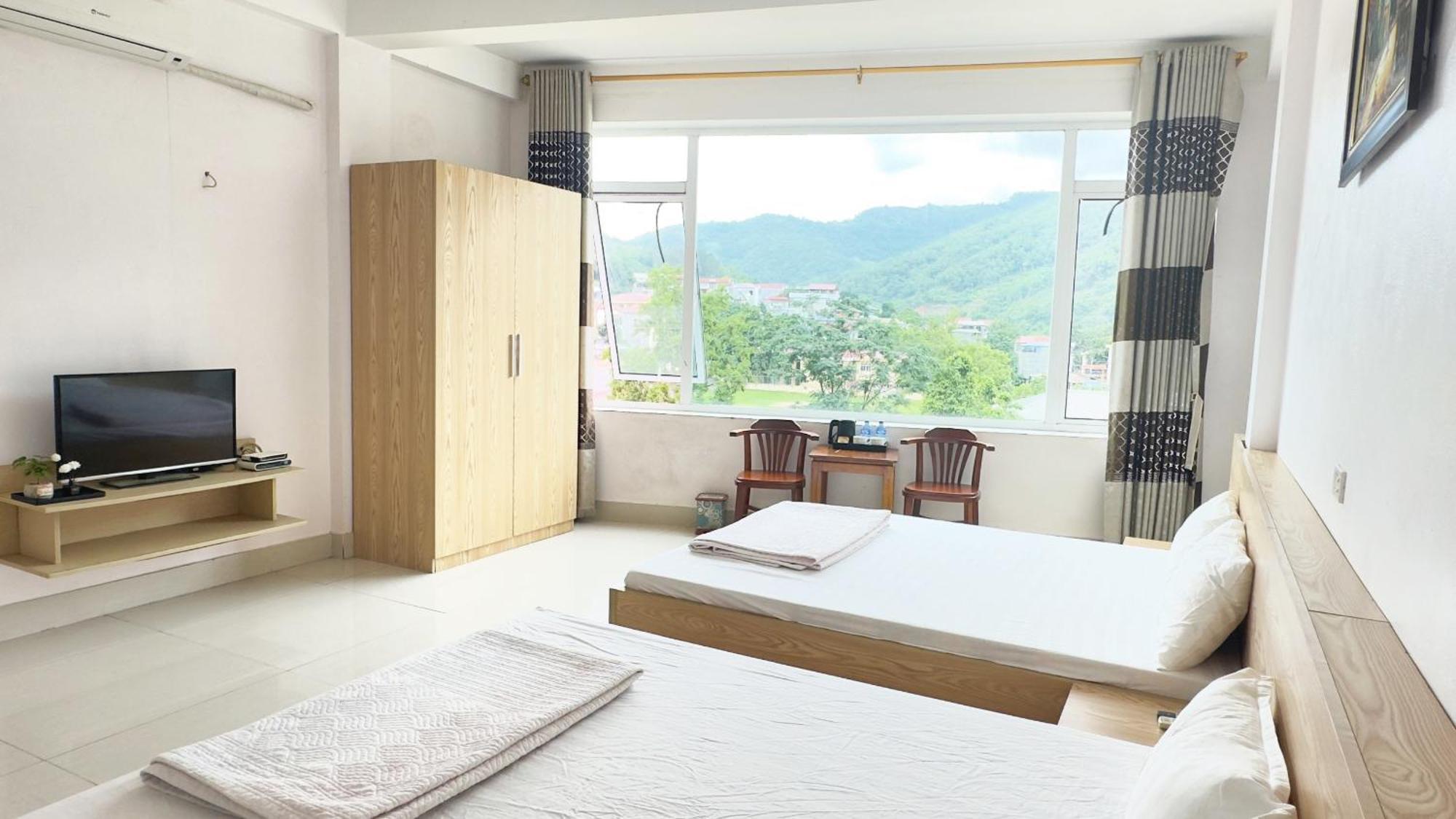 Quy Anh Hotel Bao Lac Town 外观 照片