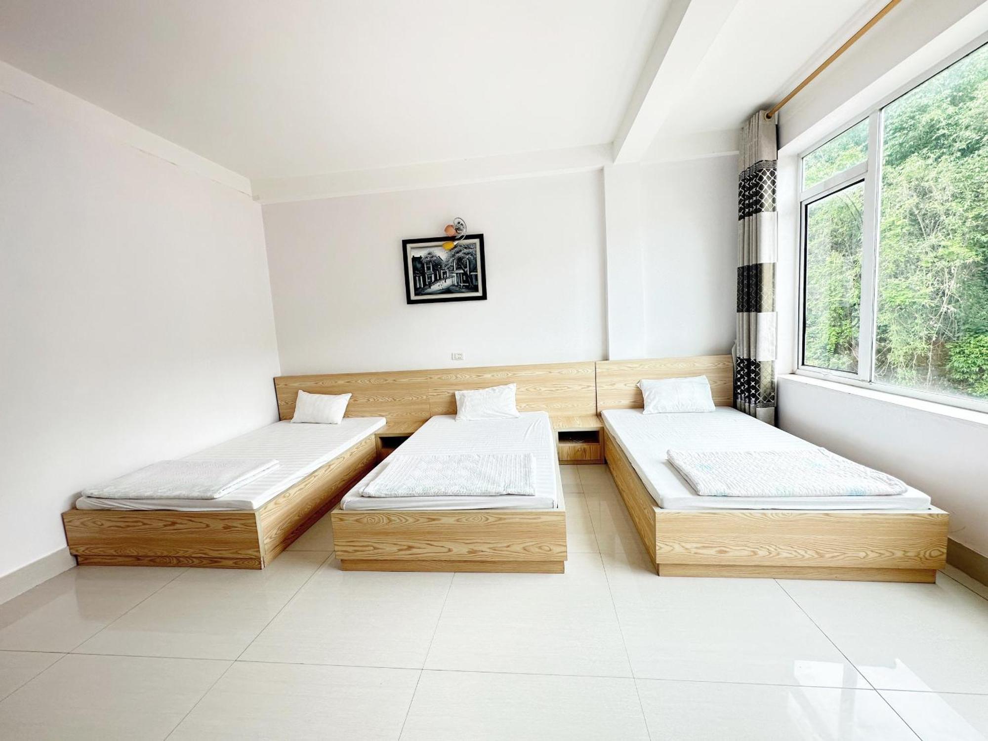 Quy Anh Hotel Bao Lac Town 外观 照片