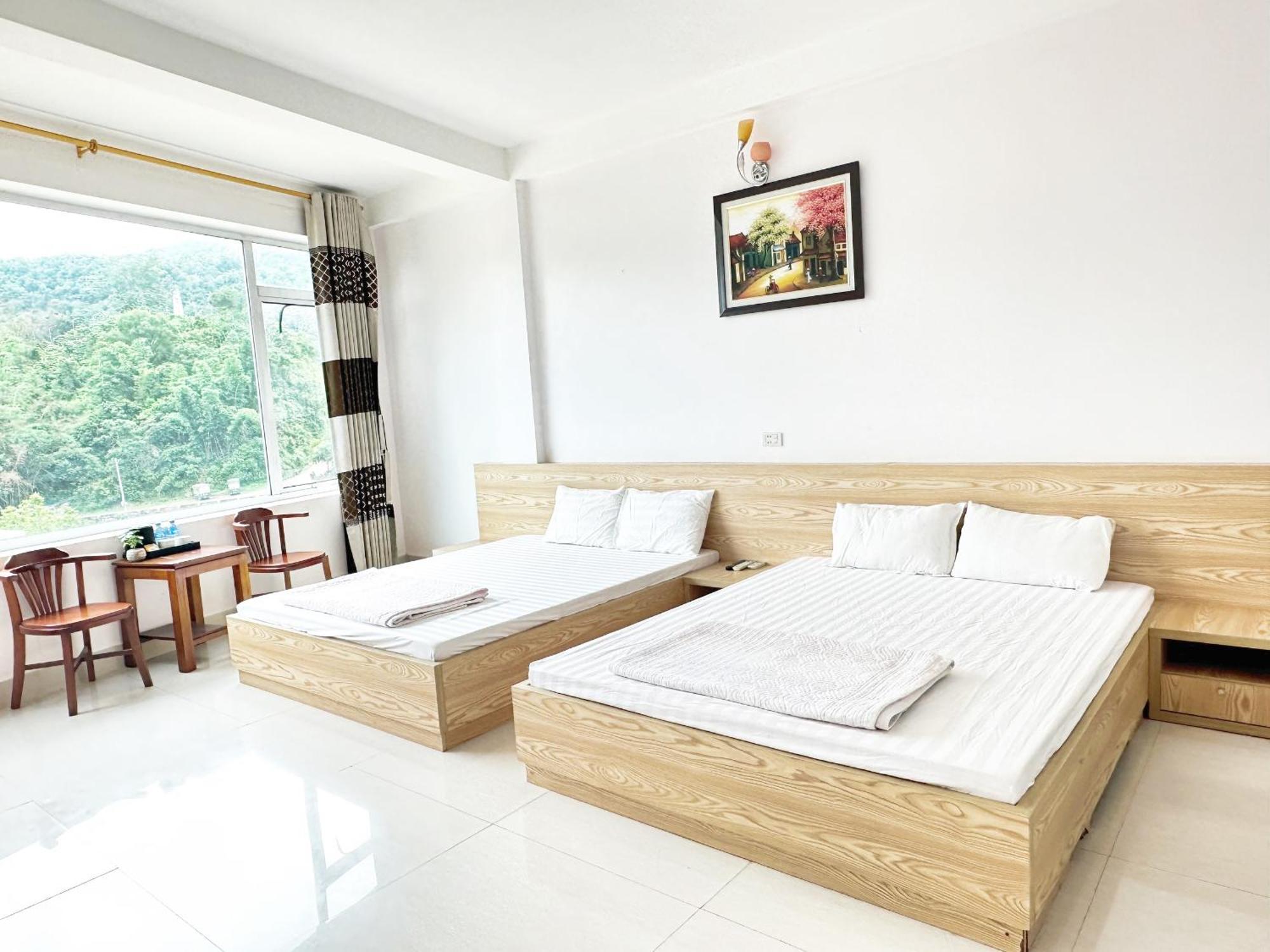 Quy Anh Hotel Bao Lac Town 外观 照片