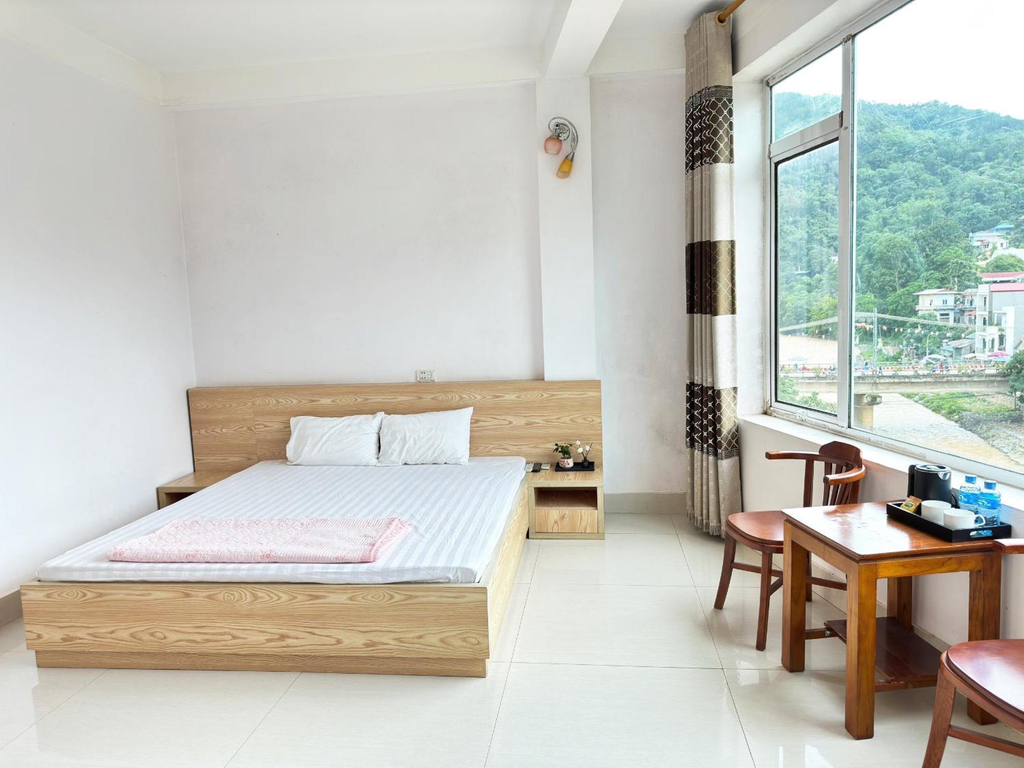 Quy Anh Hotel Bao Lac Town 外观 照片